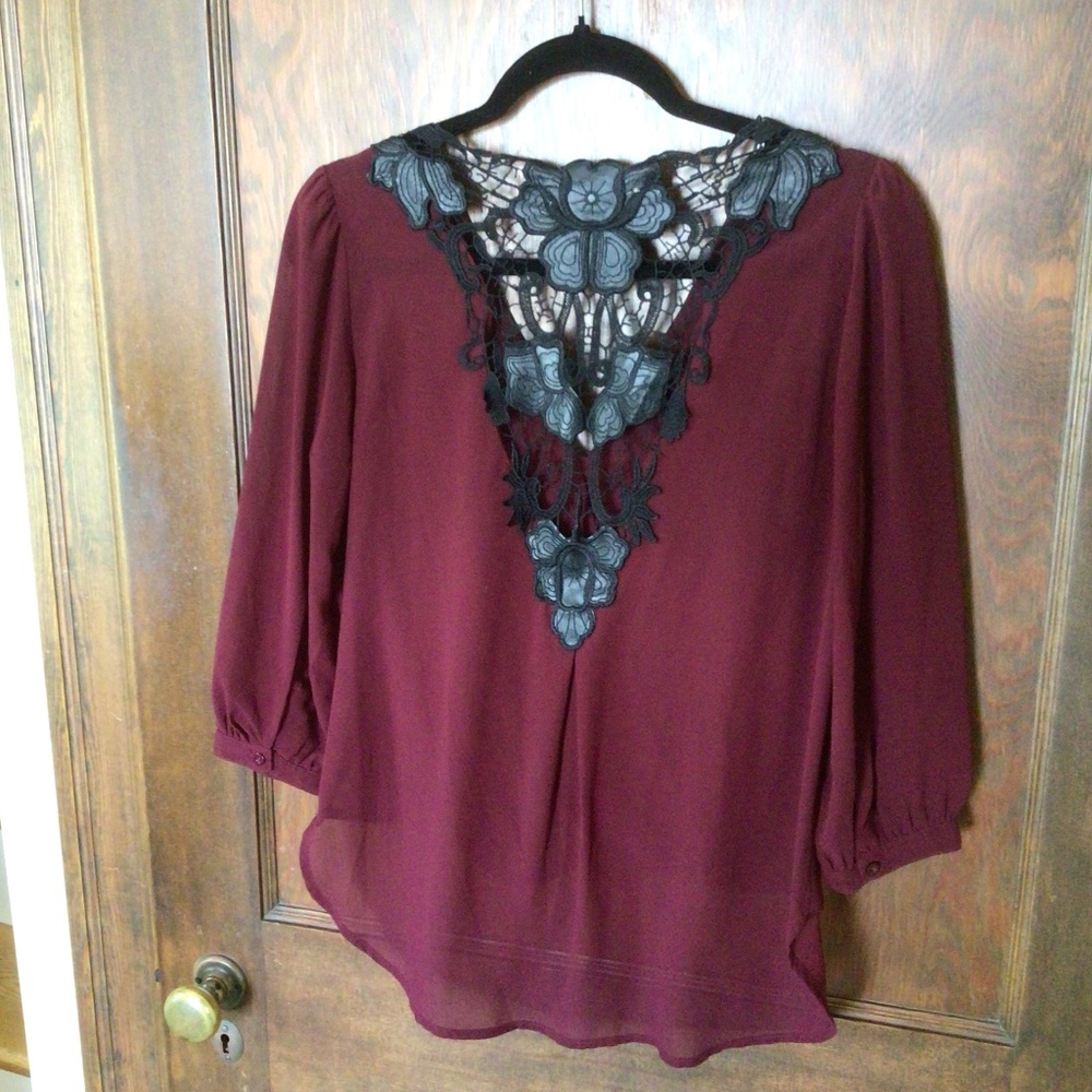 From Miami for Francesca’s Cross Front Lace Back Blouse in Burgundy sz small - Picture 8 of 8